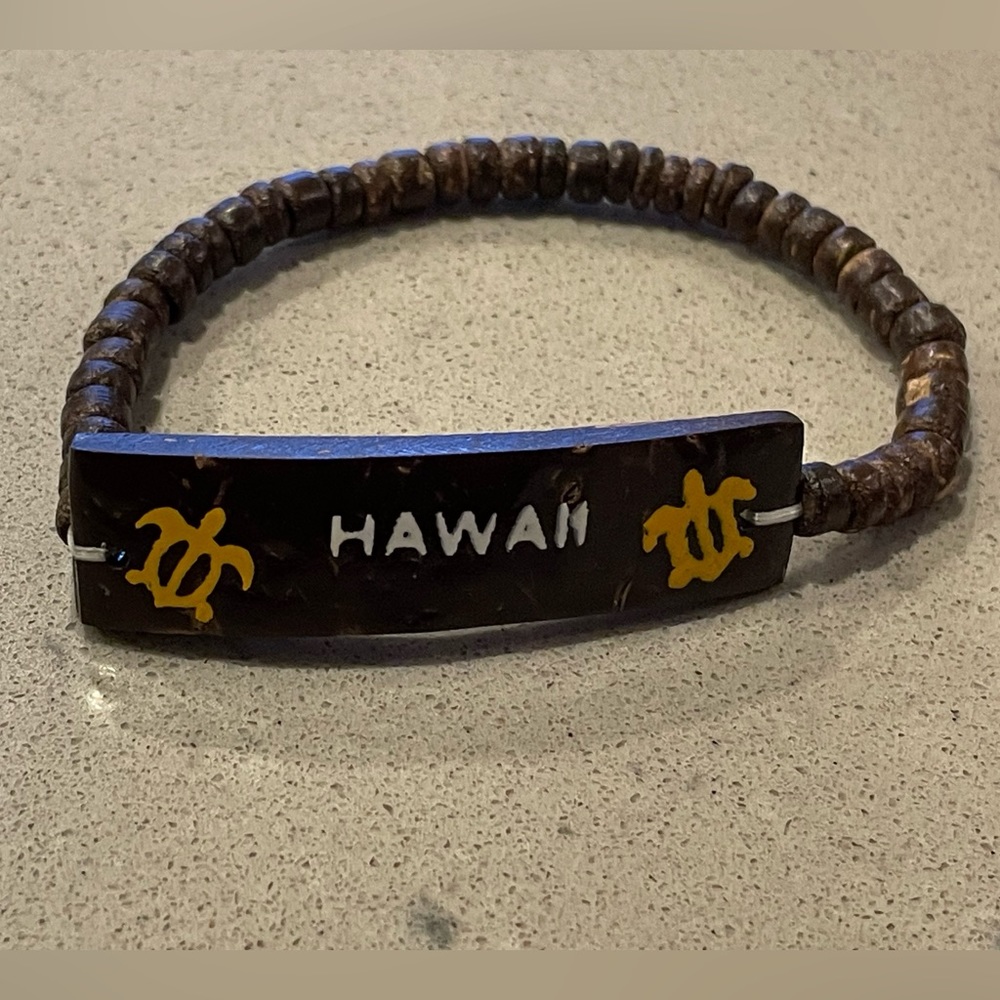 Hawaiian bracelet with Honu design